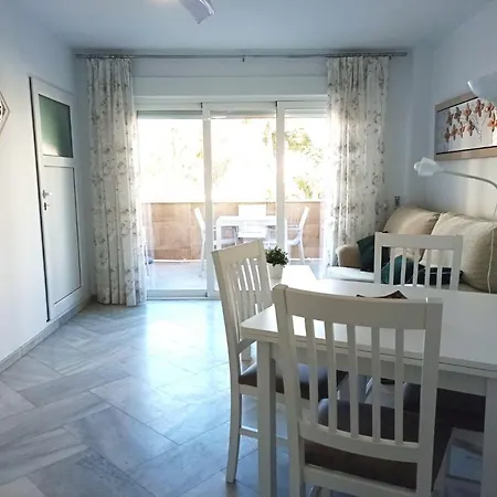 Puerto Marina Family Apartment *